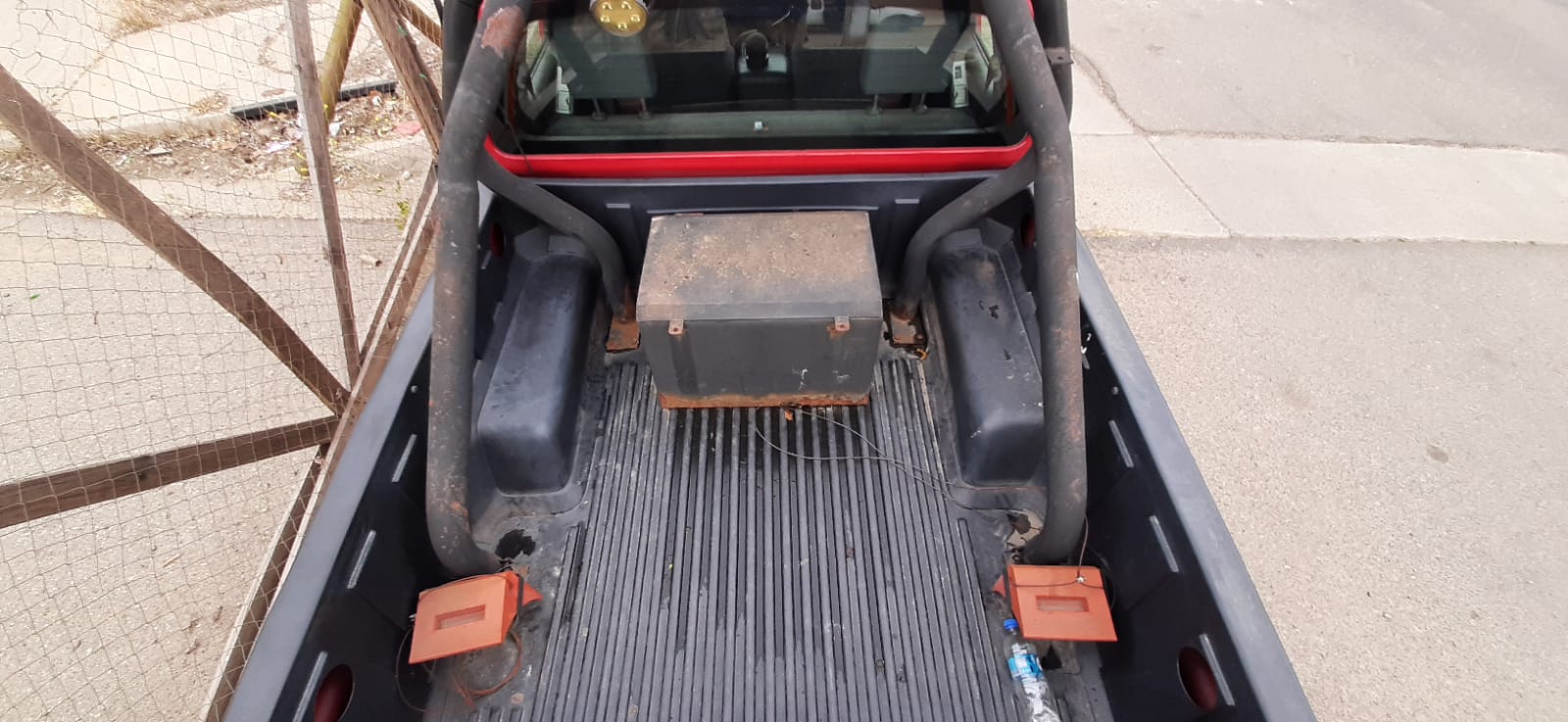 Caja (Exterior)